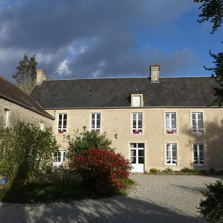 Bed and Breakfast Domaine De La Cour Vautier Mandeville-en-Bessin Exterior foto